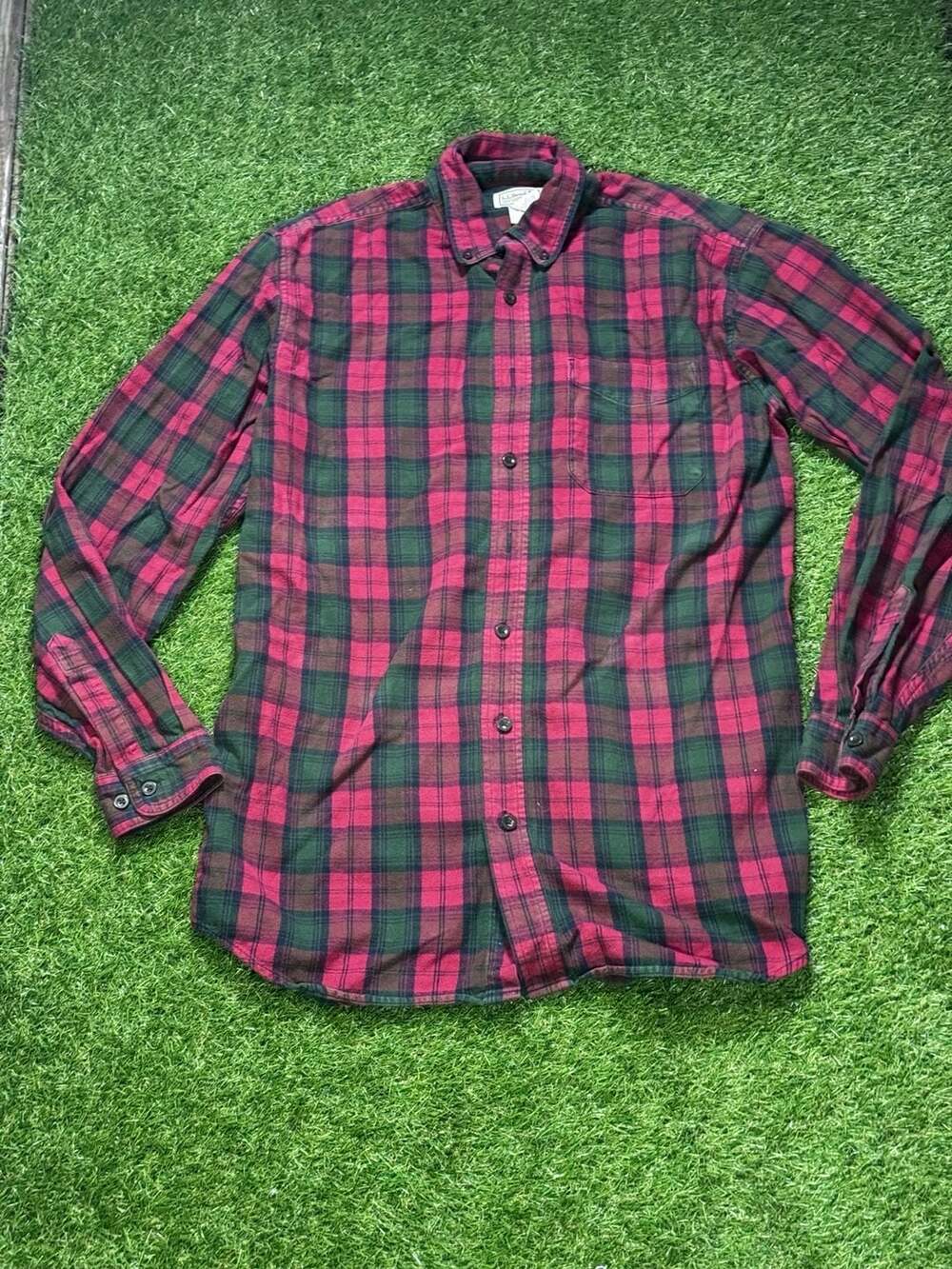 L.L.Bean Men's M-Tall Red and Green Plaid Button Down Flannel Shirt